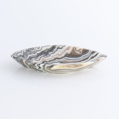 One Mexican Onyx/Calcite Black & White Zebra Leaf Dish