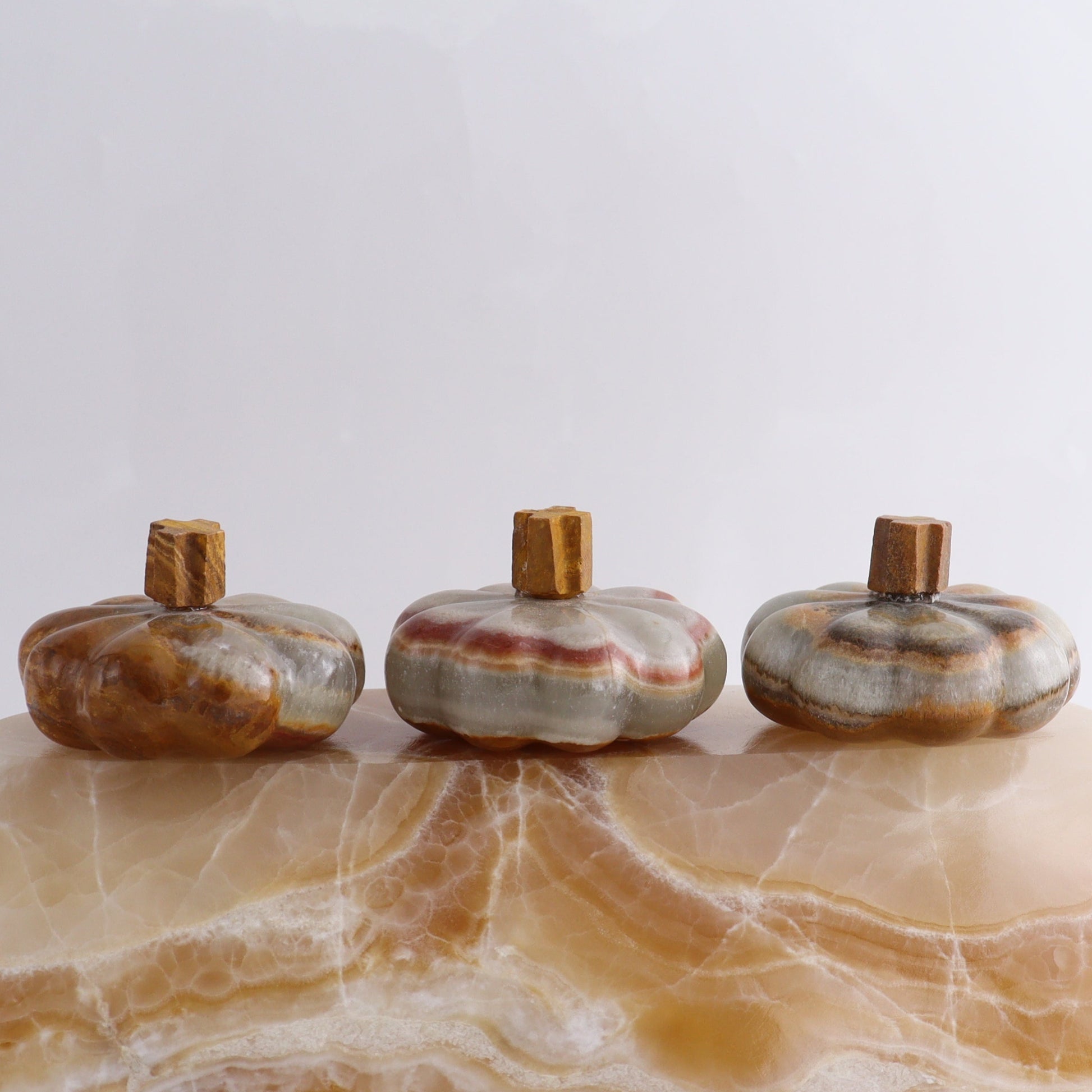 Green Onyx Pumpkins Set of 6 - Expert Wholesale and Supplier of Wholesale Crystals & Bulk Gemstones, ["Catalog Onyx","Mexico","onyx","Pumpkin"]