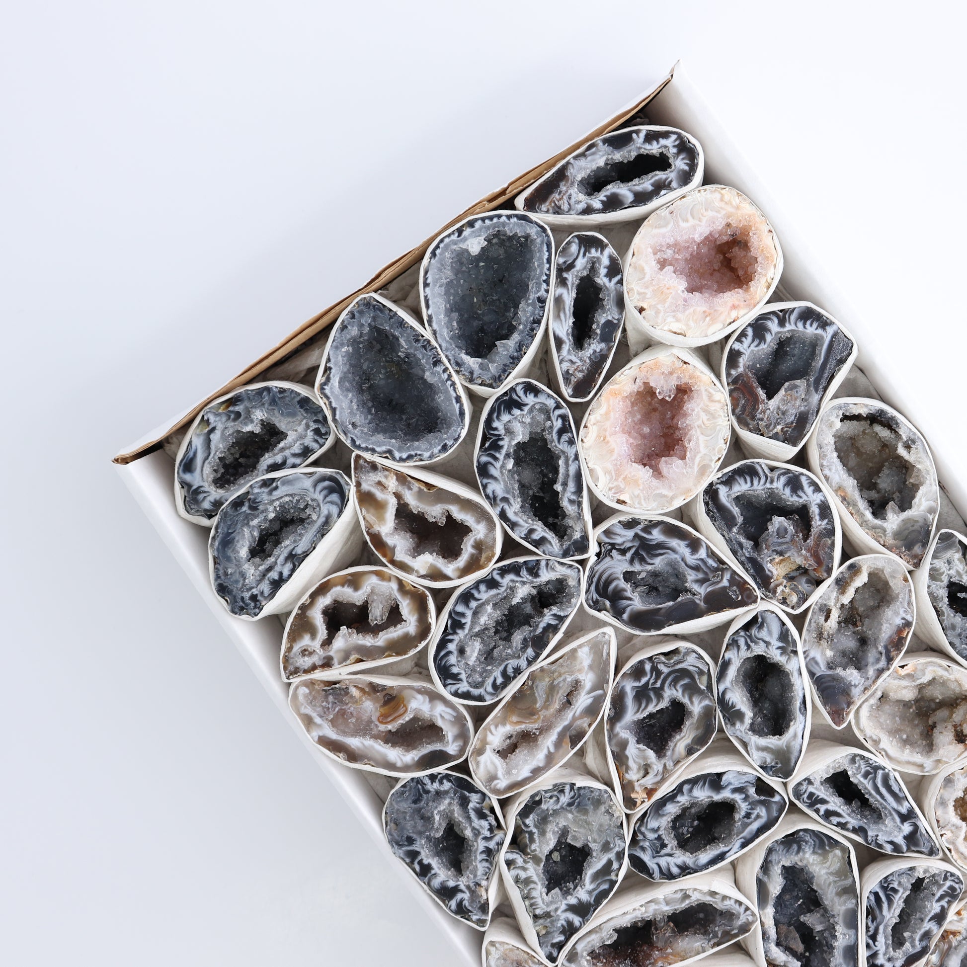 Agate Geodes Flat - Expert Wholesale and Supplier of Wholesale Crystals & Bulk Gemstones, ["Agate","Geodes"]