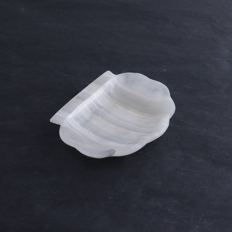 One Mexican Onyx/Calcite White Shell Dish