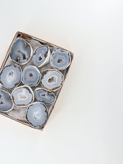 Las Choyas Geodes Flat - Expert Wholesale and Supplier of Wholesale Crystals & Bulk Gemstones, []
