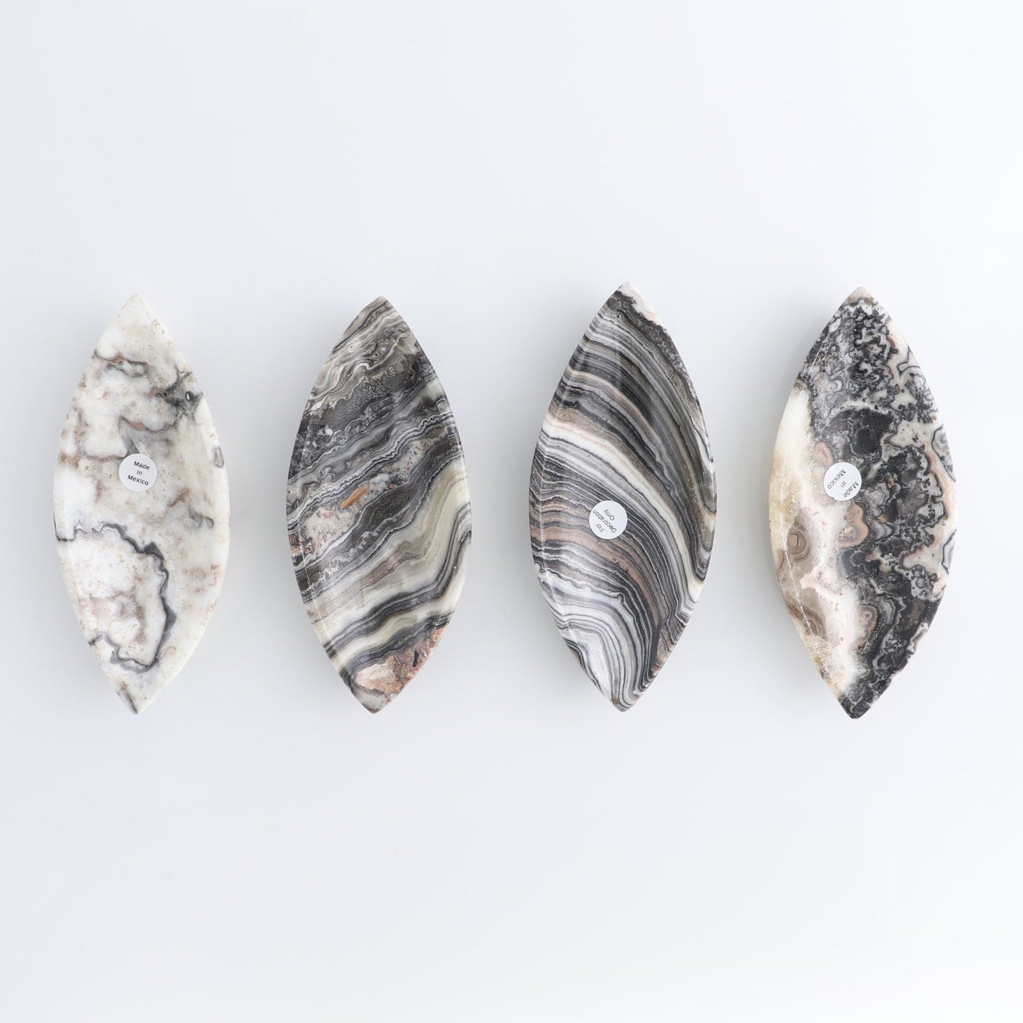 One Mexican Onyx/Calcite Black & White Zebra Leaf Dish
