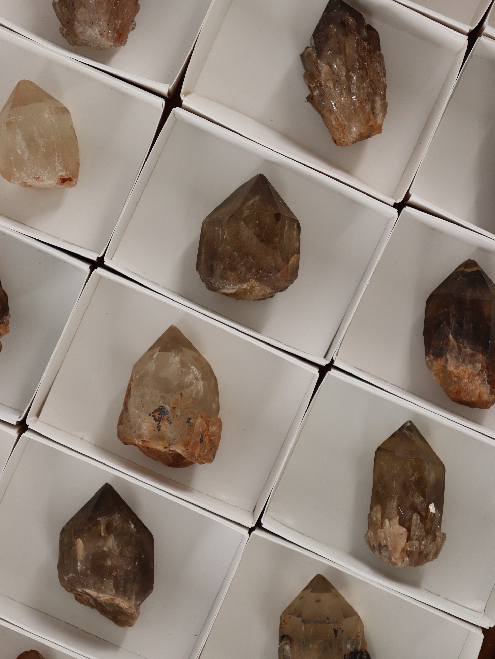 Citrine Flat Set of 18 - Expert Wholesale and Supplier of Wholesale Crystals & Bulk Gemstones, []