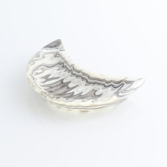 One Mexican Onyx/Calcite White Zebra Moon Dish