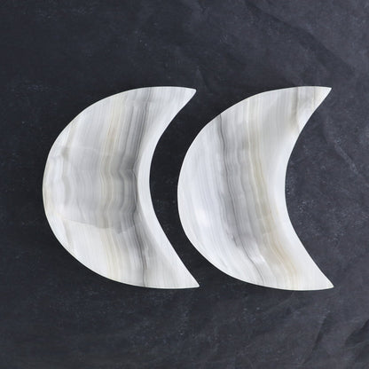 One Mexican Onyx/Calcite White & Grey Moon Dish