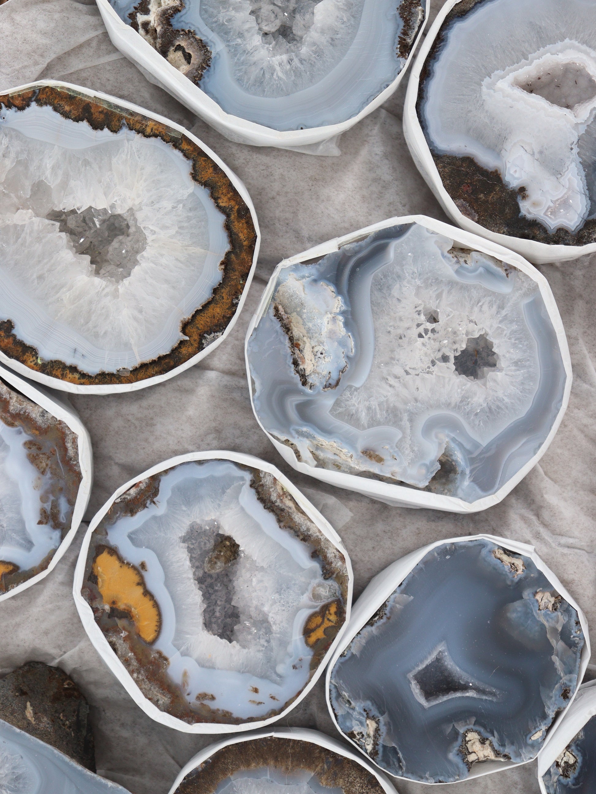 Las Choyas Geodes Flat - Expert Supplier of Wholesale Crystals & Bulk Gemstones