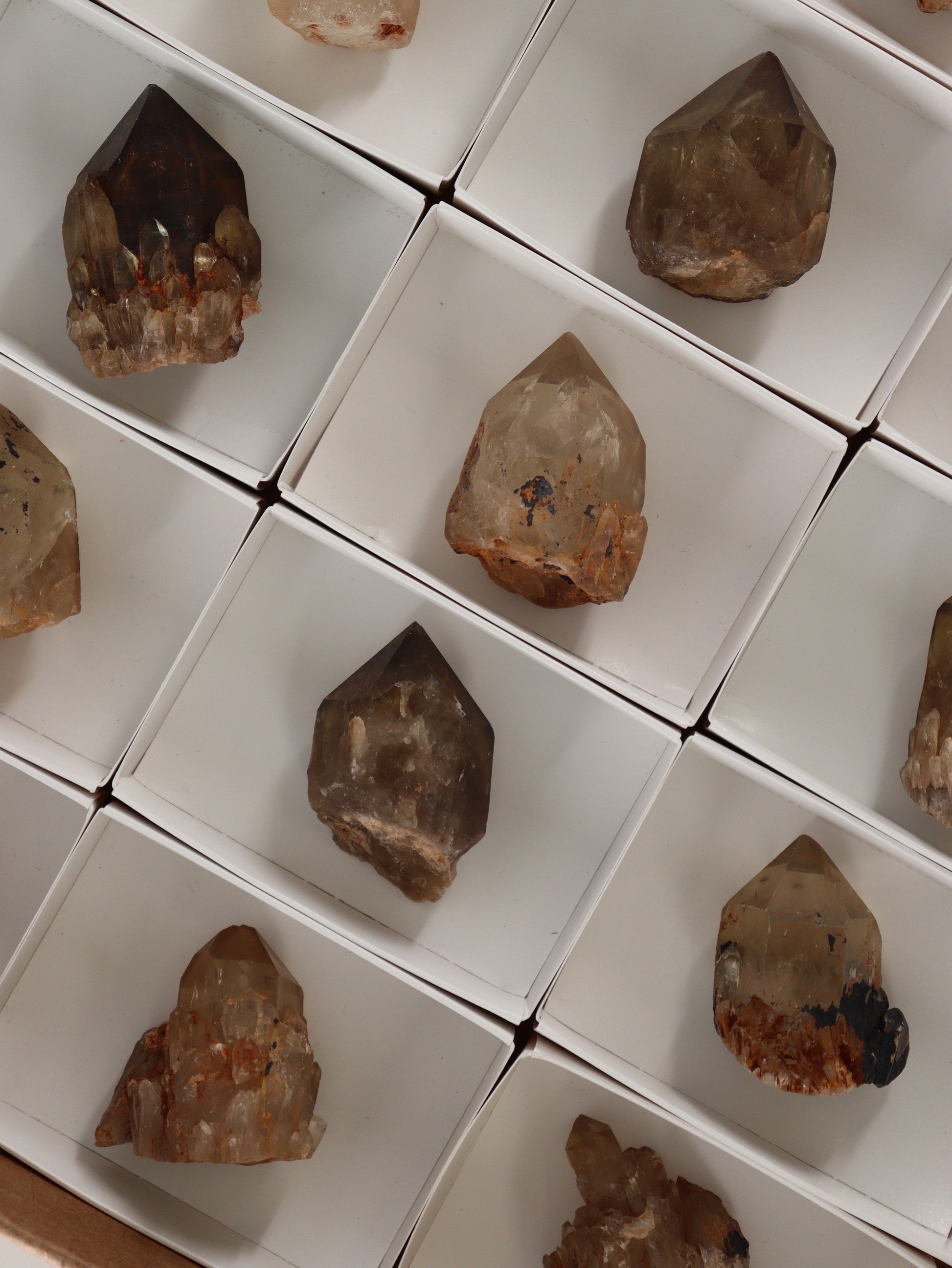 Citrine Flat Set of 18 - Expert Wholesale and Supplier of Wholesale Crystals & Bulk Gemstones, []