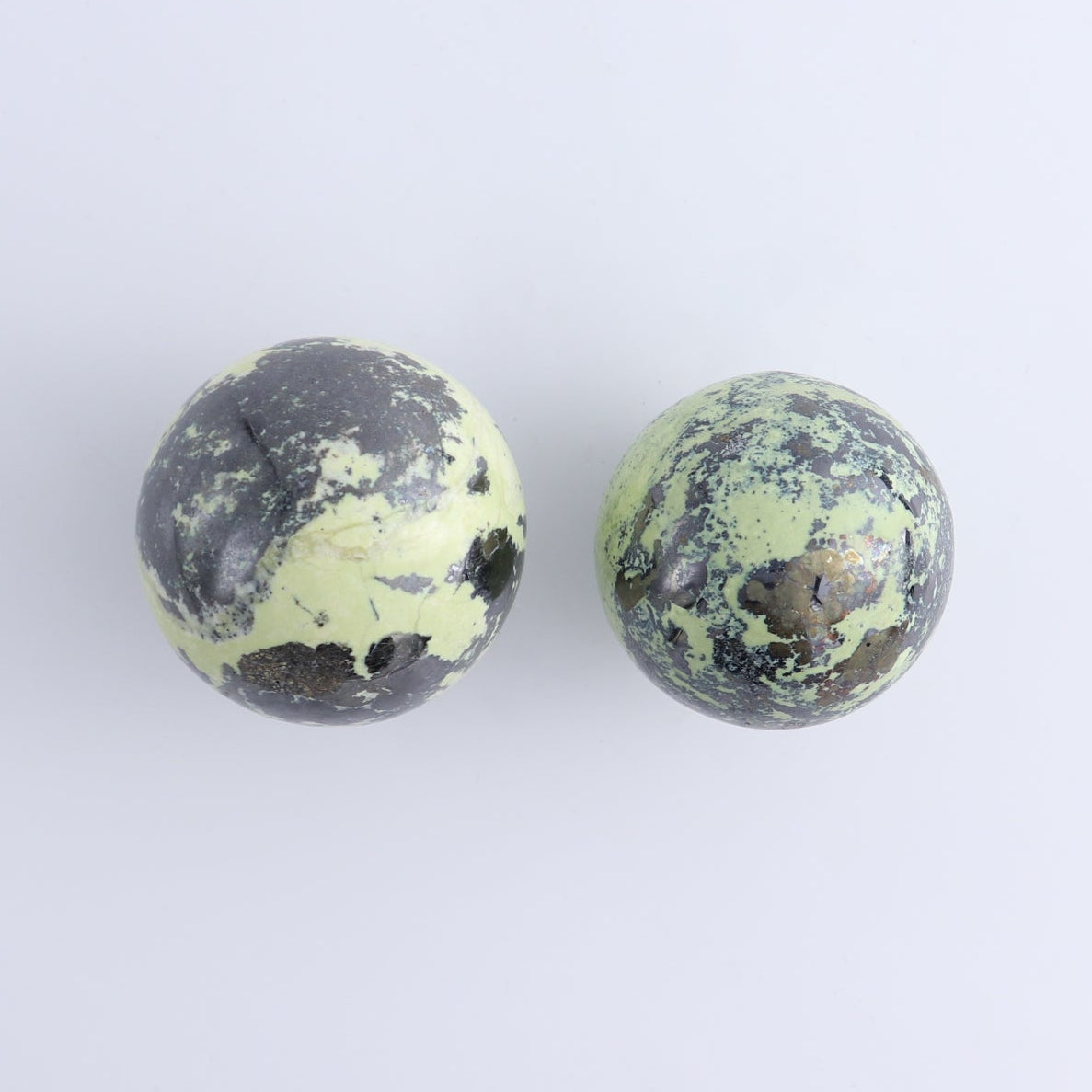 Serpentine Spheres Set of 5