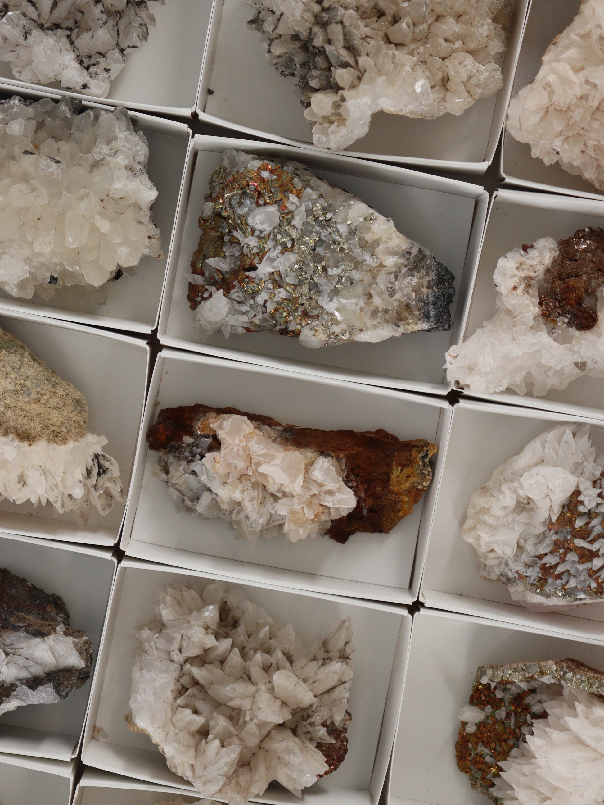 Calcite Flat - Expert Wholesale and Supplier of Wholesale Crystals & Bulk Gemstones, ["close_70"]