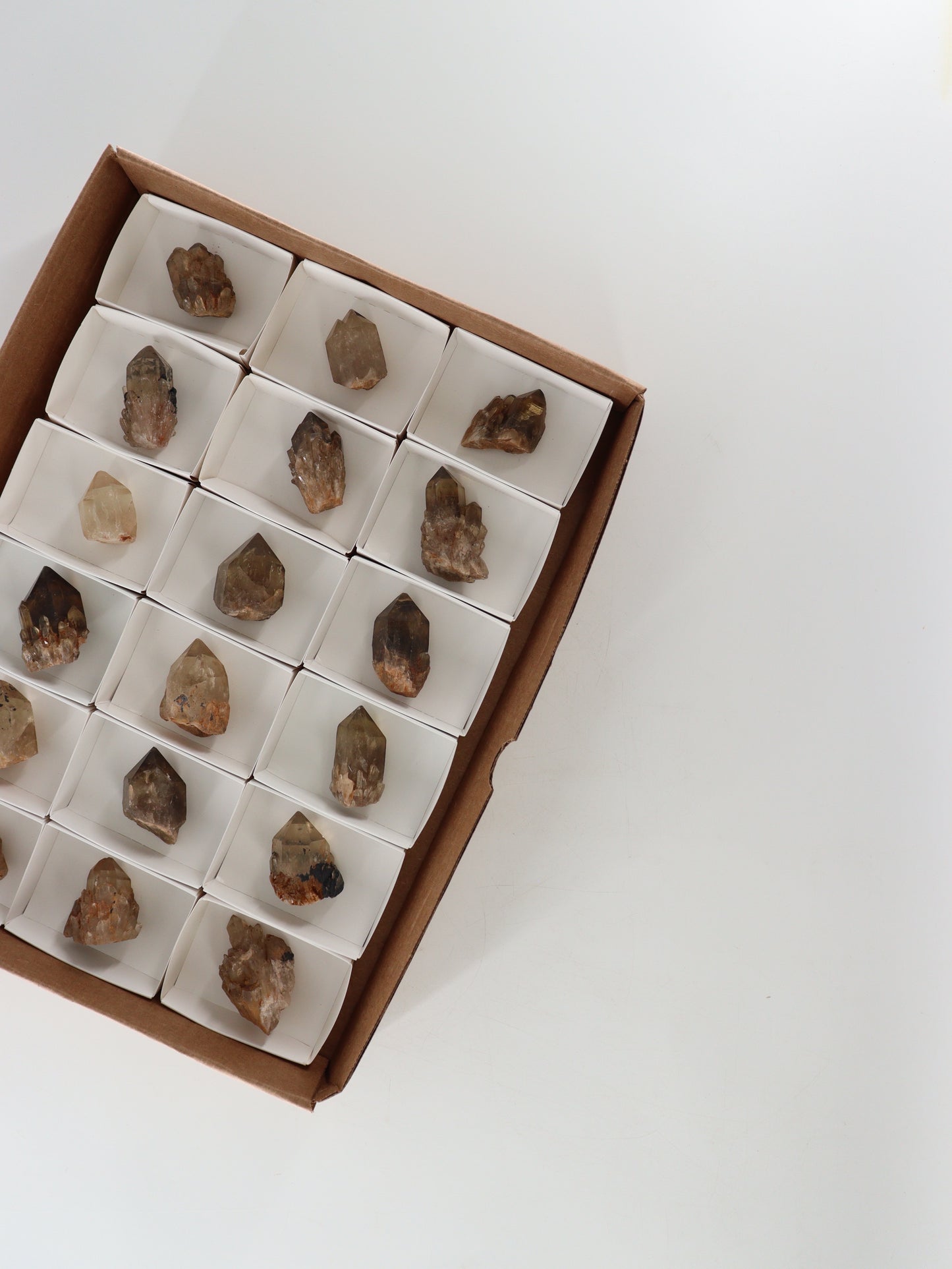 Citrine Flat Set of 18 - Expert Wholesale and Supplier of Wholesale Crystals & Bulk Gemstones, []