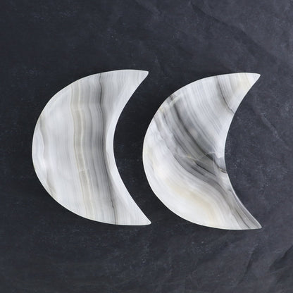 One Mexican Onyx/Calcite White & Grey Moon Dish