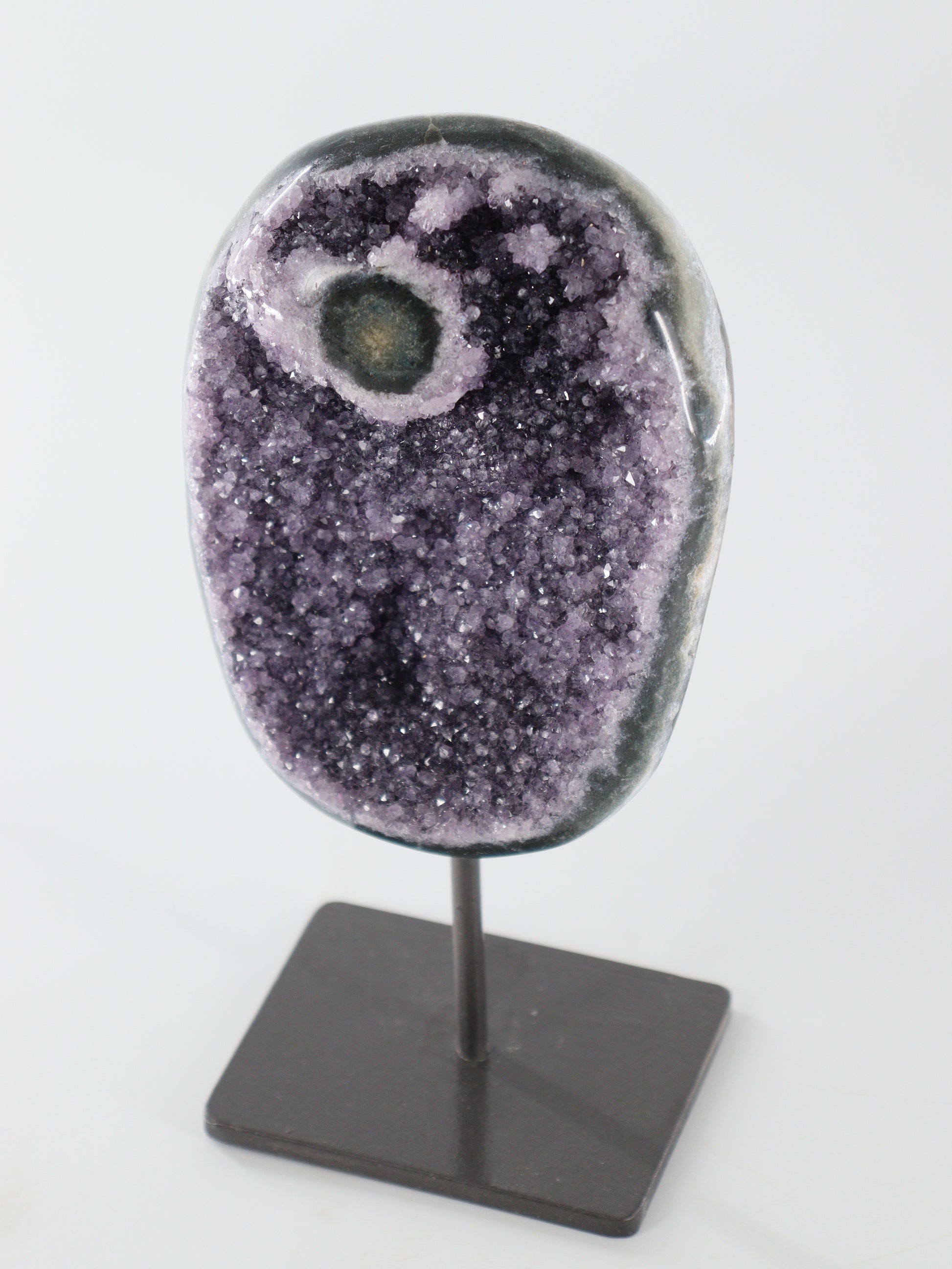 Amethyst On Pin - Expert Supplier of Wholesale Crystals & Bulk Gemstones