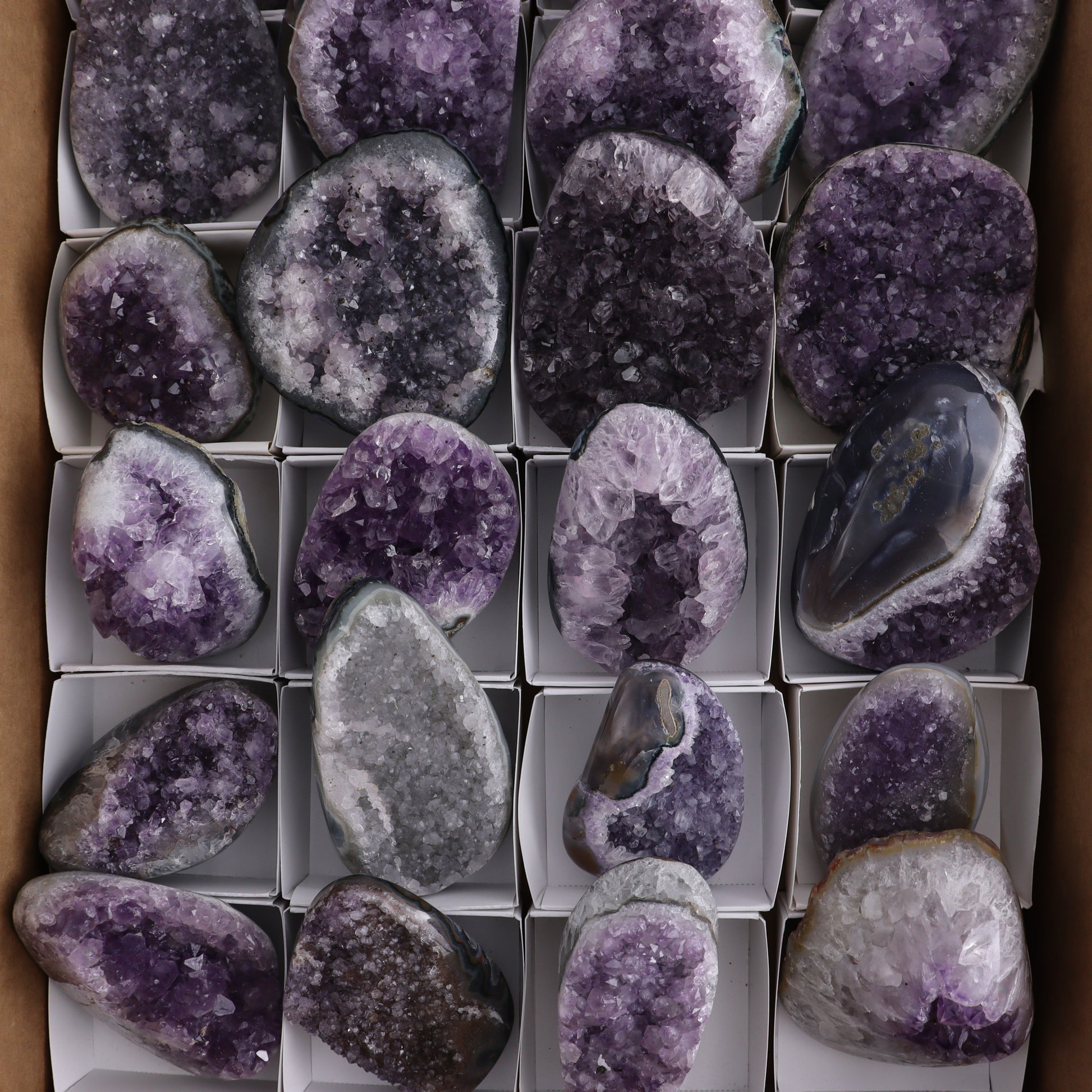 Amethyst Clusters Set of 24 - Expert Wholesale and Supplier of Wholesale Crystals & Bulk Gemstones, ["Amethyst","Clusters"]