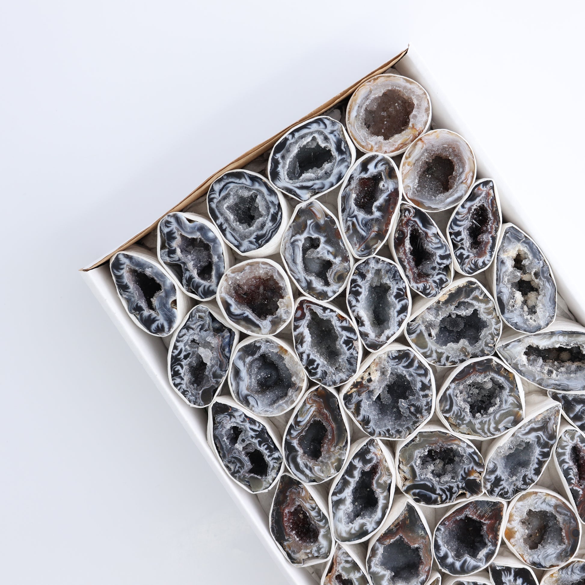 Agate Geodes Flat - Expert Wholesale and Supplier of Wholesale Crystals & Bulk Gemstones, ["Agate","Geodes"]