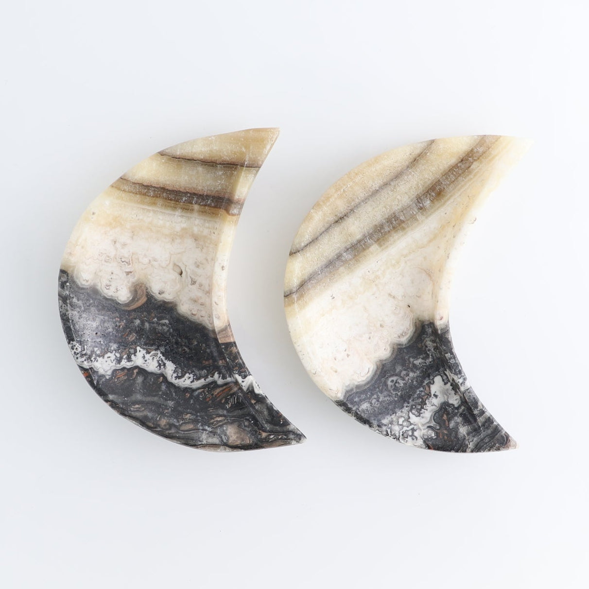One Mexican Onyx/Calcite Black & White Zebra Moon Dish