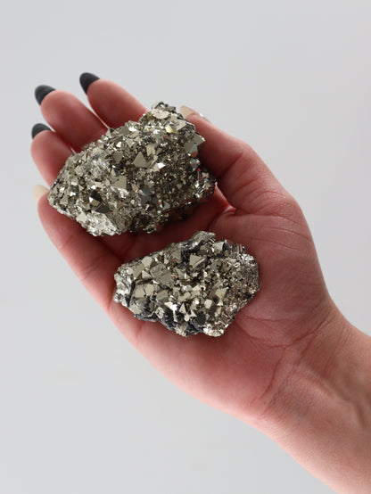 Pyrite Flat - Expert Supplier of Wholesale Crystals & Bulk Gemstones