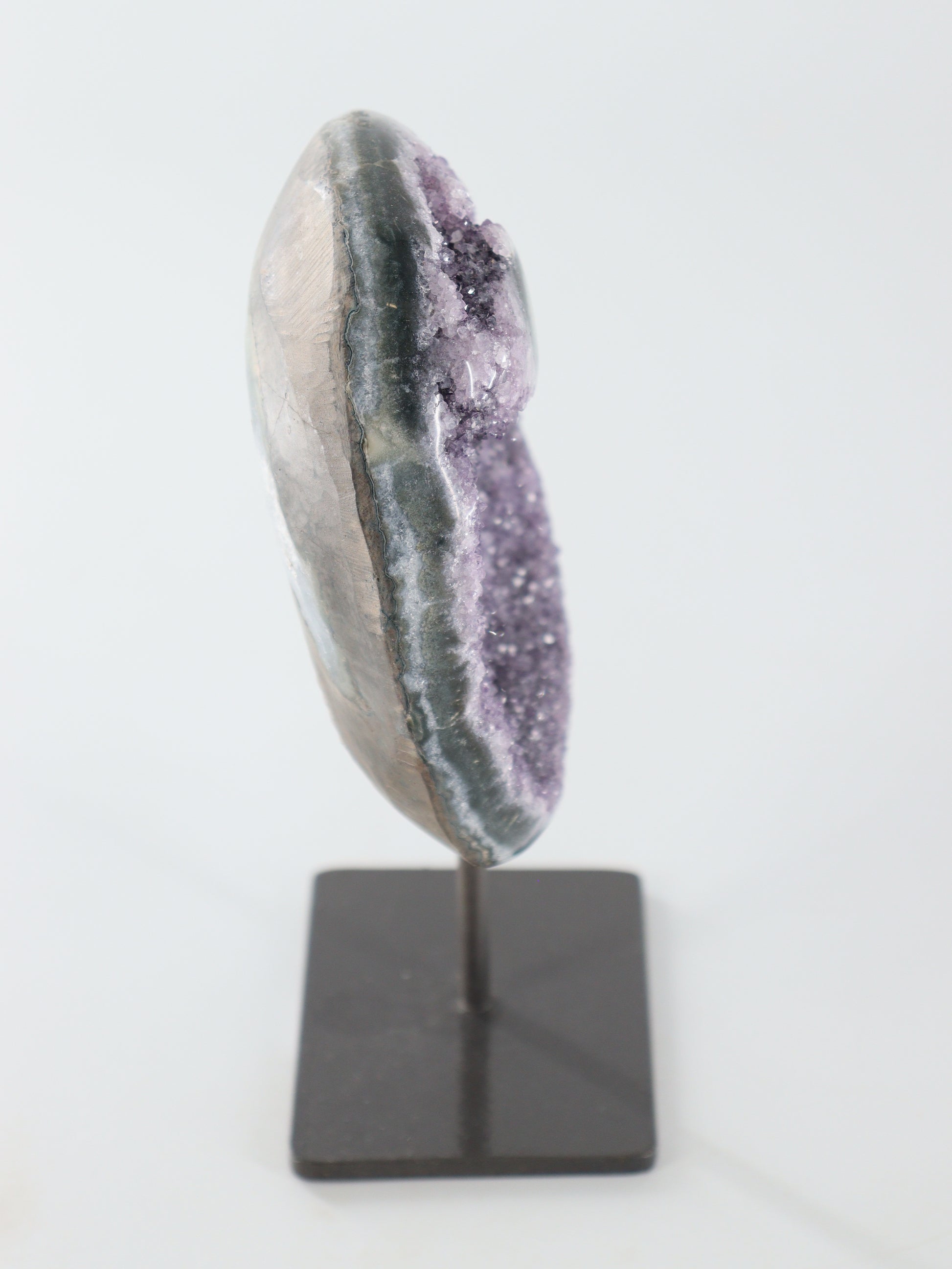 Amethyst On Pin - Expert Supplier of Wholesale Crystals & Bulk Gemstones