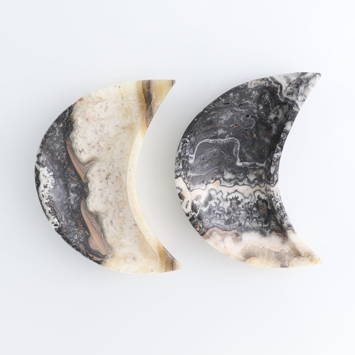 One Mexican Onyx/Calcite Black & White Zebra Moon Dish