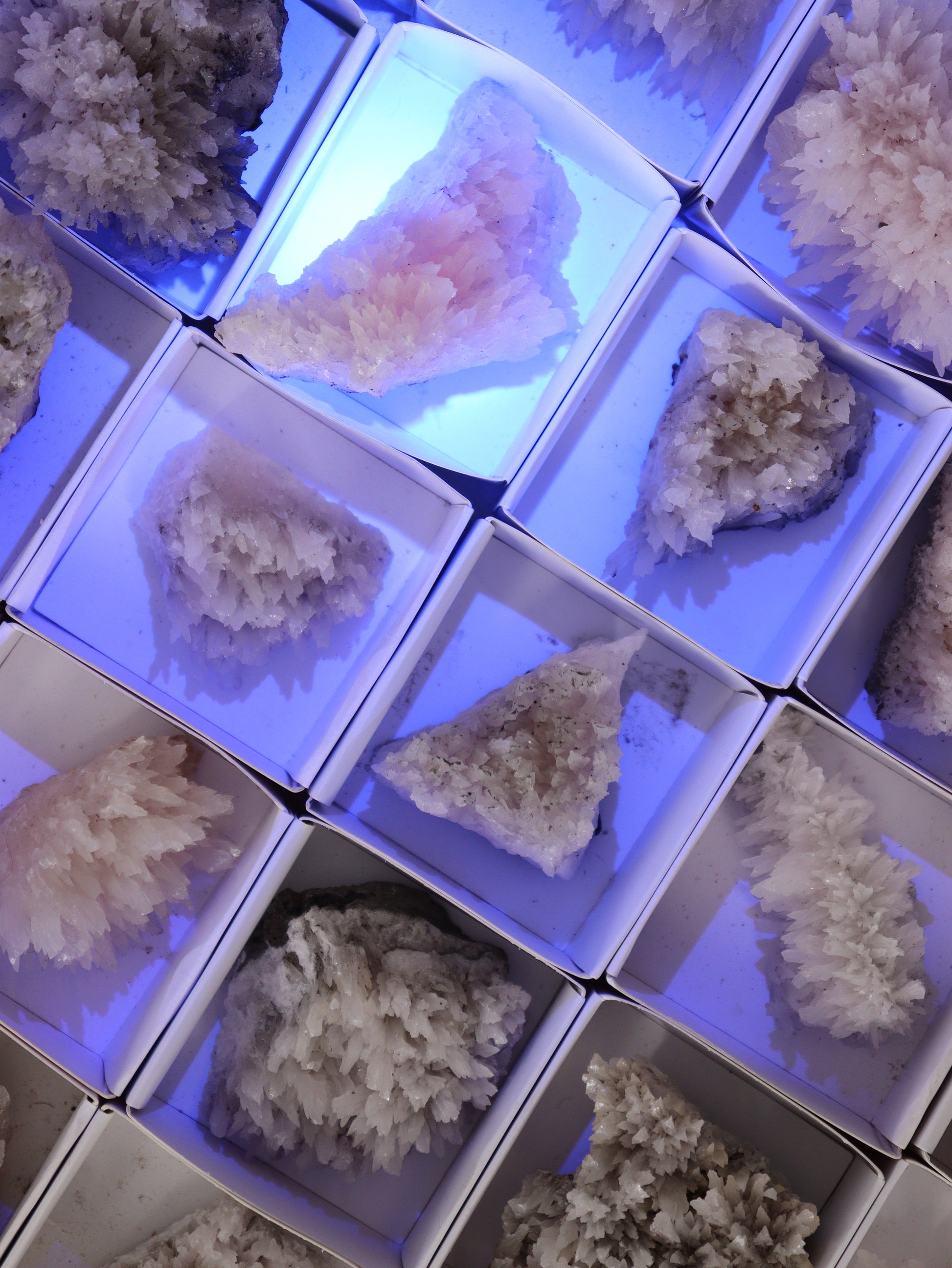 Mangano Calcite Flat Set of 35 - Expert Wholesale and Supplier of Wholesale Crystals & Bulk Gemstones, []