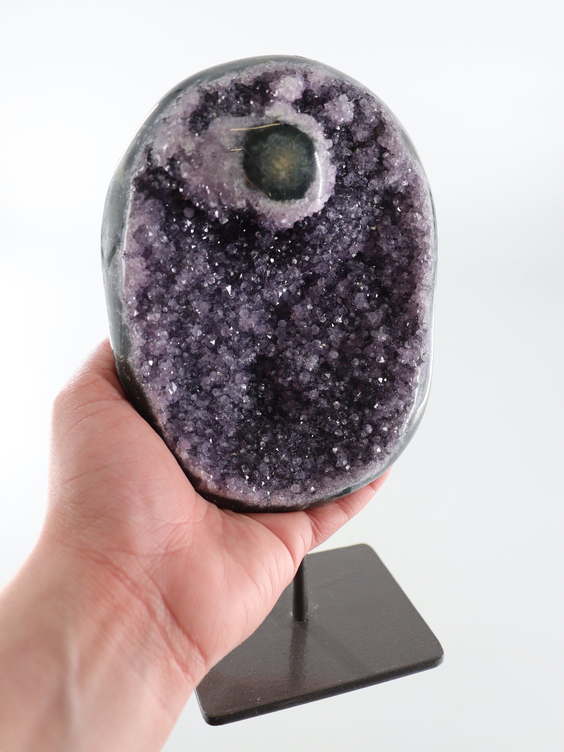 Amethyst On Pin - Expert Supplier of Wholesale Crystals & Bulk Gemstones