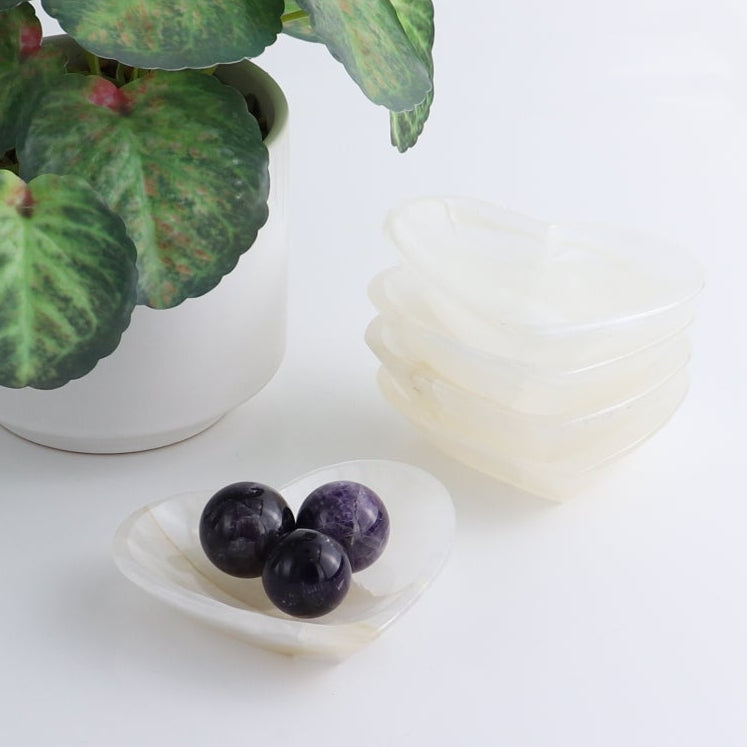 One Mexican Onyx/Calcite White Heart Dish