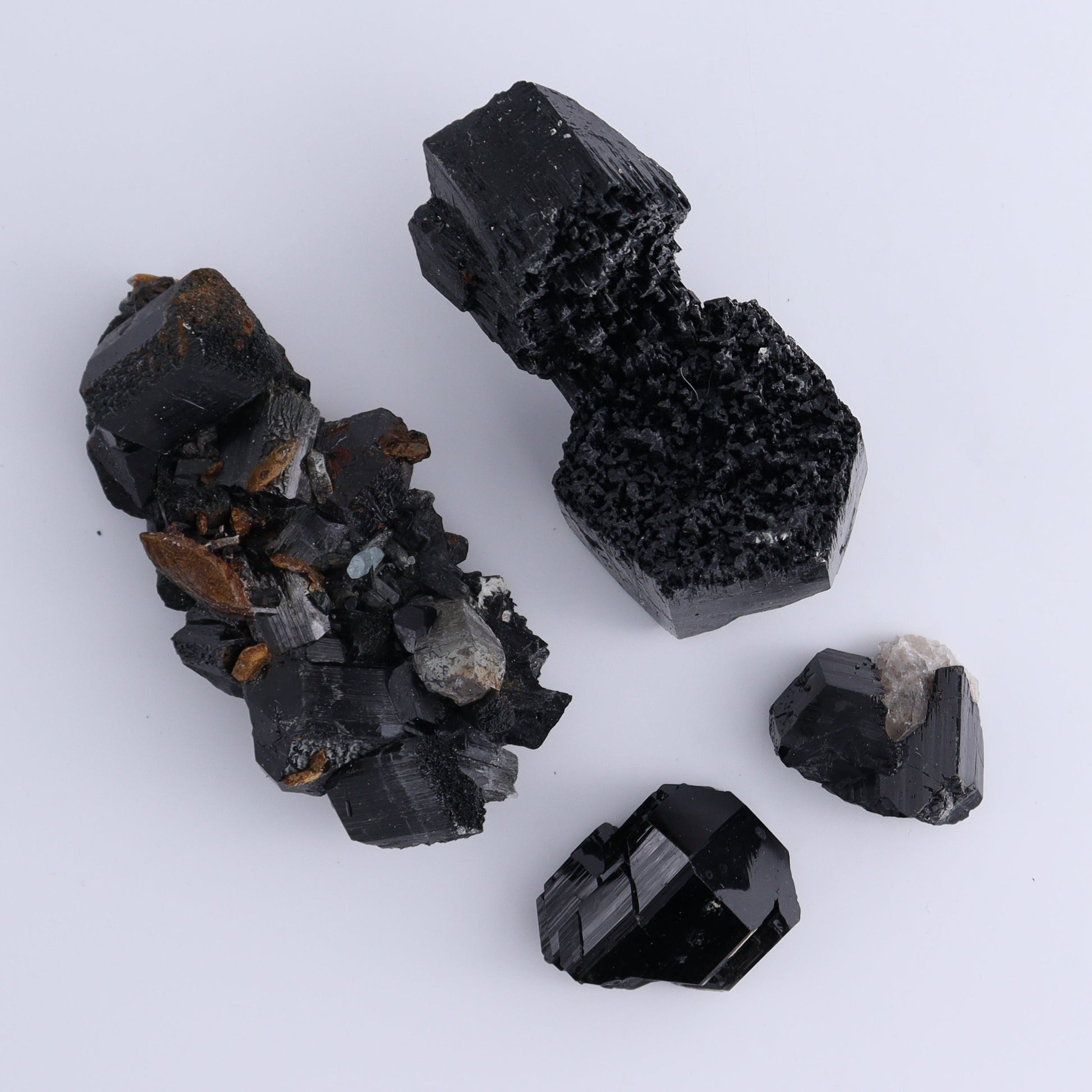 Schorl Tourmaline Flat of 30 - Expert Wholesale and Supplier of Wholesale Crystals & Bulk Gemstones, ["Black Tourmaline","Madagascar","Schorl Tourmaline","Tourmaline"]