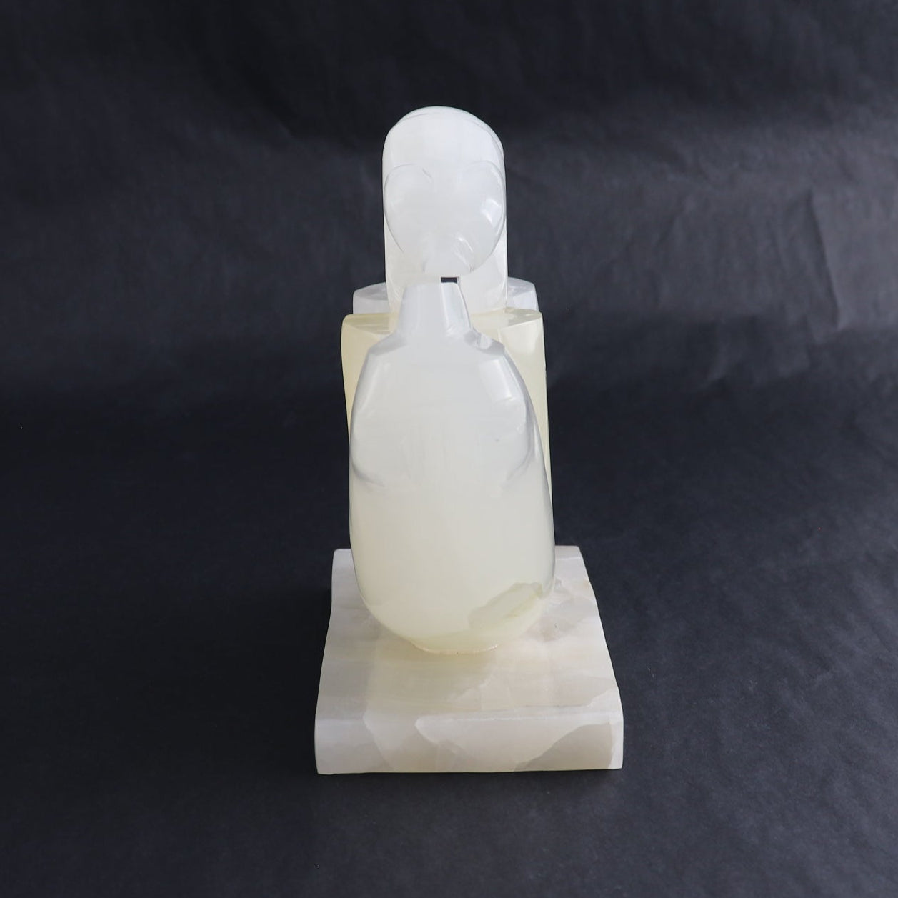 One Bear Carving Mexicano Onyx/Calcite White