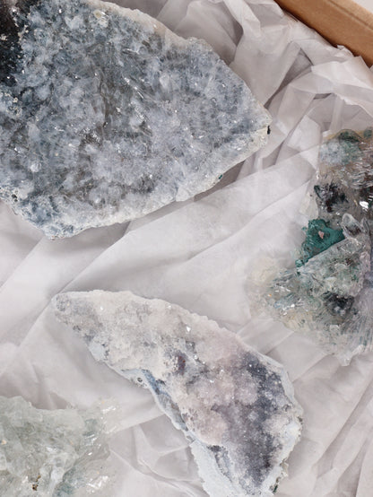 Amethyst Flower Set of 8 - Expert Wholesale and Supplier of Wholesale Crystals & Bulk Gemstones, []