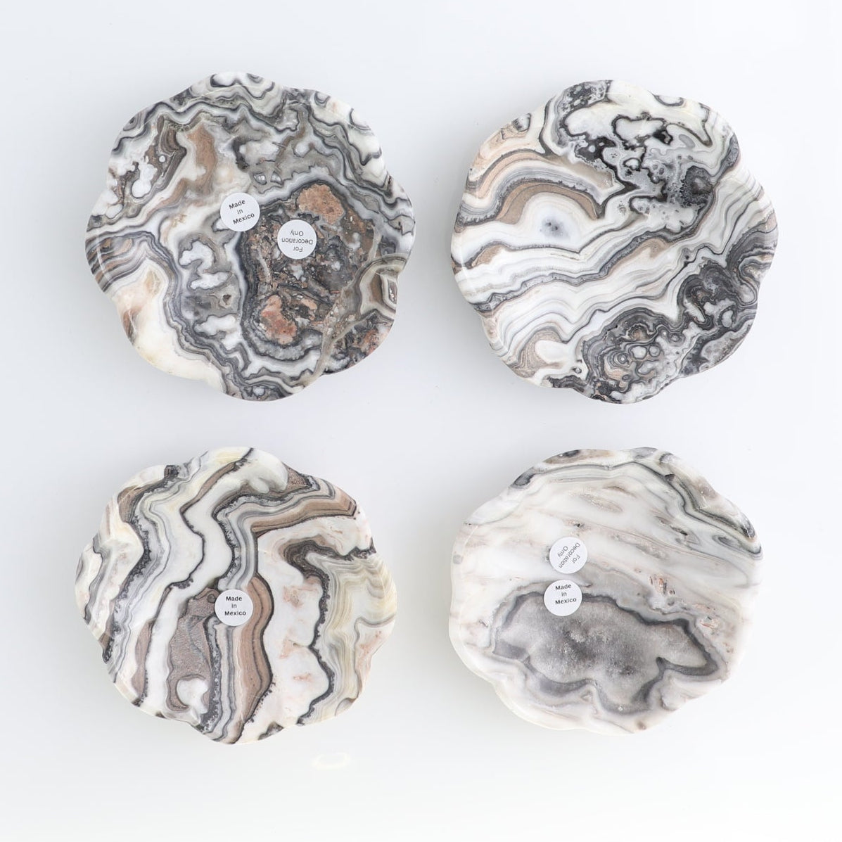 One Mexican Onyx/Calcite Black & White Zebra Scalloped Dish 10 cm