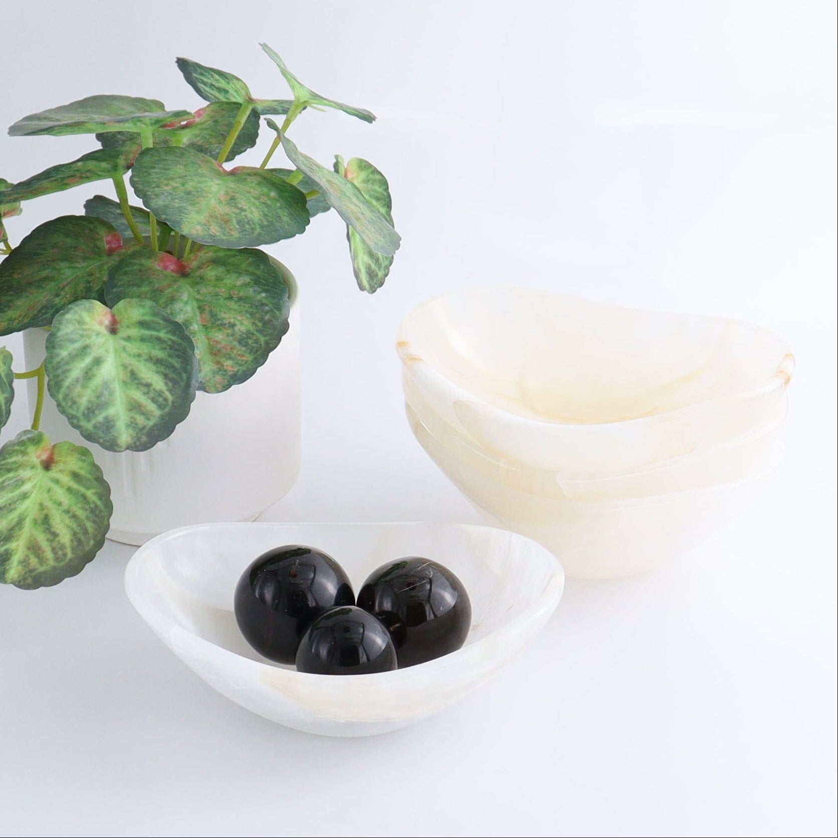 One Mexican Onyx/Calcite White Small Oval Bowl - Expert Wholesale and Supplier of Wholesale Crystals & Bulk Gemstones, ["bowl","Bowls","Calcite","Catalog Onyx","Decorative Dish","Mexico","onyx"]