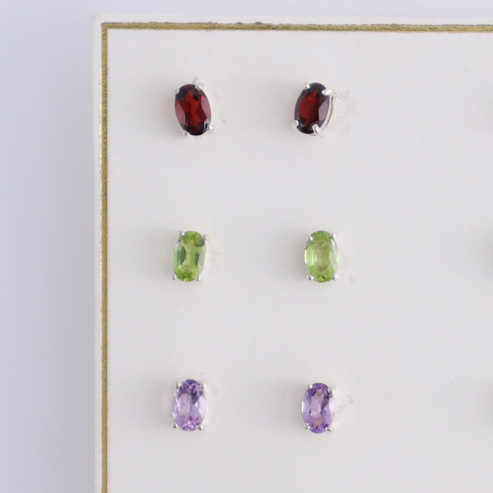 10 Pairs of Various Gemstones Earrings - Expert Wholesale and Supplier of Wholesale Crystals & Bulk Gemstones, ["Amethyst","Aquamarine","Black Onyx","carnelian","Citrine","earrings","Garnet","Green Onyx","Labradorite","onyx","Peridot","Rainbow Moonstone"]