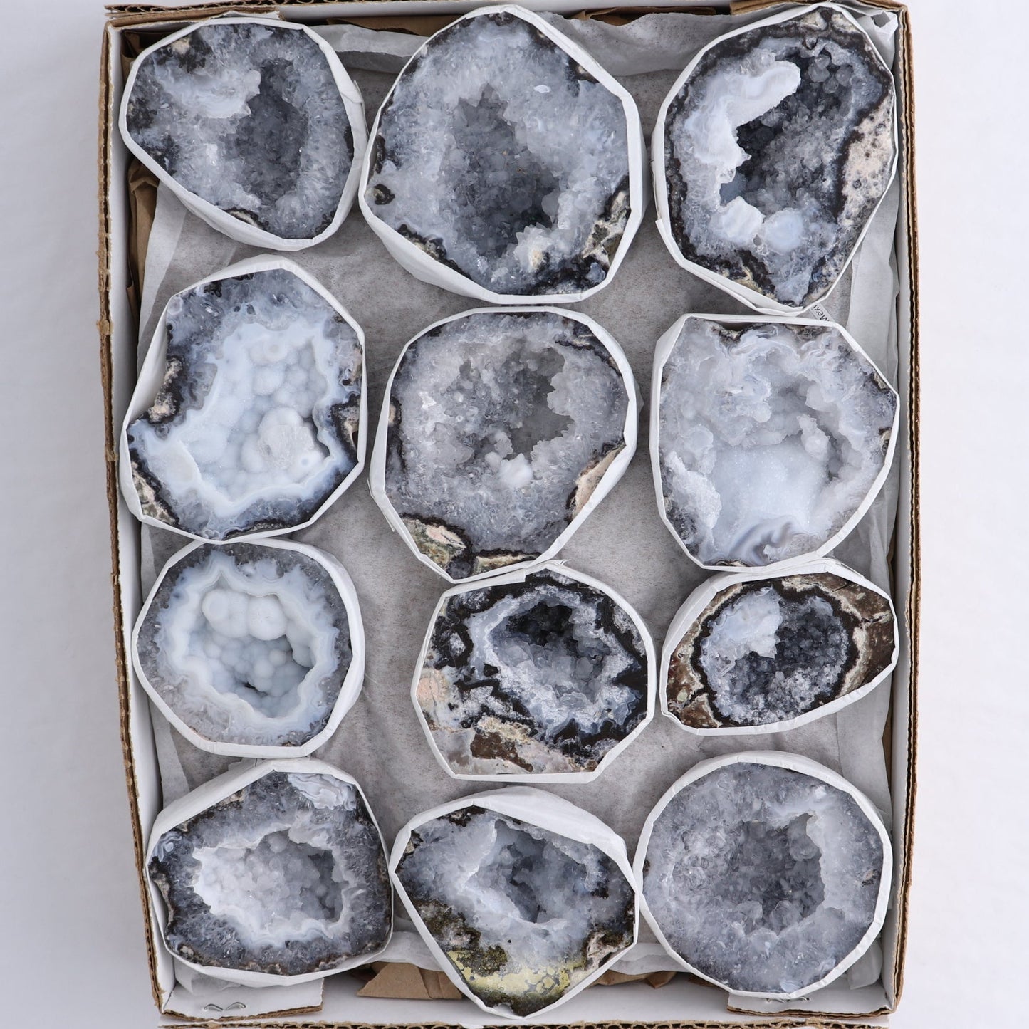 Trancas Geodes Flat of 12 | Mi Esperanza Minerals | Supplier of Crystals and Onyx