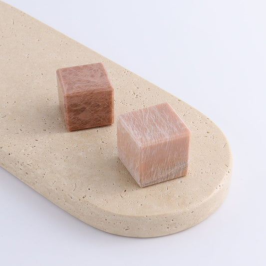 One Peach Moonstone Cube 3 cm