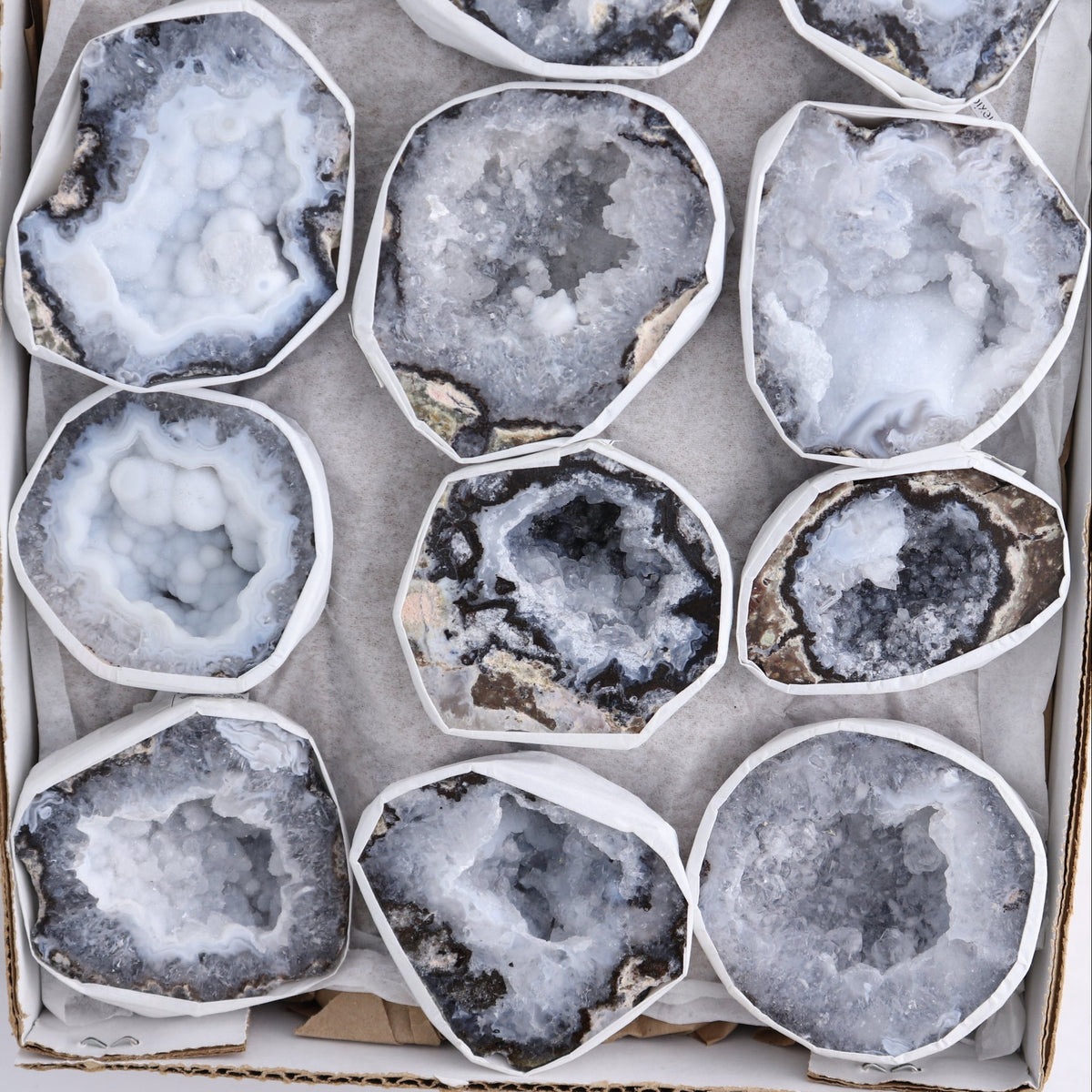 Trancas Geodes Flat of 12 | Mi Esperanza Minerals | Supplier of Crystals and Onyx
