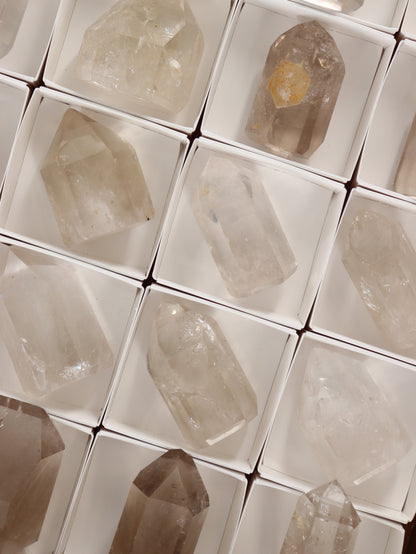 Quartz Towers Flat - Expert Supplier of Wholesale Crystals & Bulk Gemstones