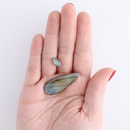 Labradorite Cabs Set of 28 - Expert Wholesale and Supplier of Wholesale Crystals & Bulk Gemstones, ["Cabs","Labradorite","Turkey"]