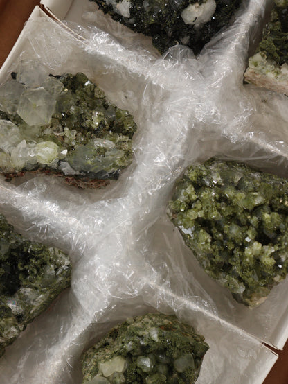 Epidote Flat Set of 6 - Expert Supplier of Wholesale Crystals & Bulk Gemstones