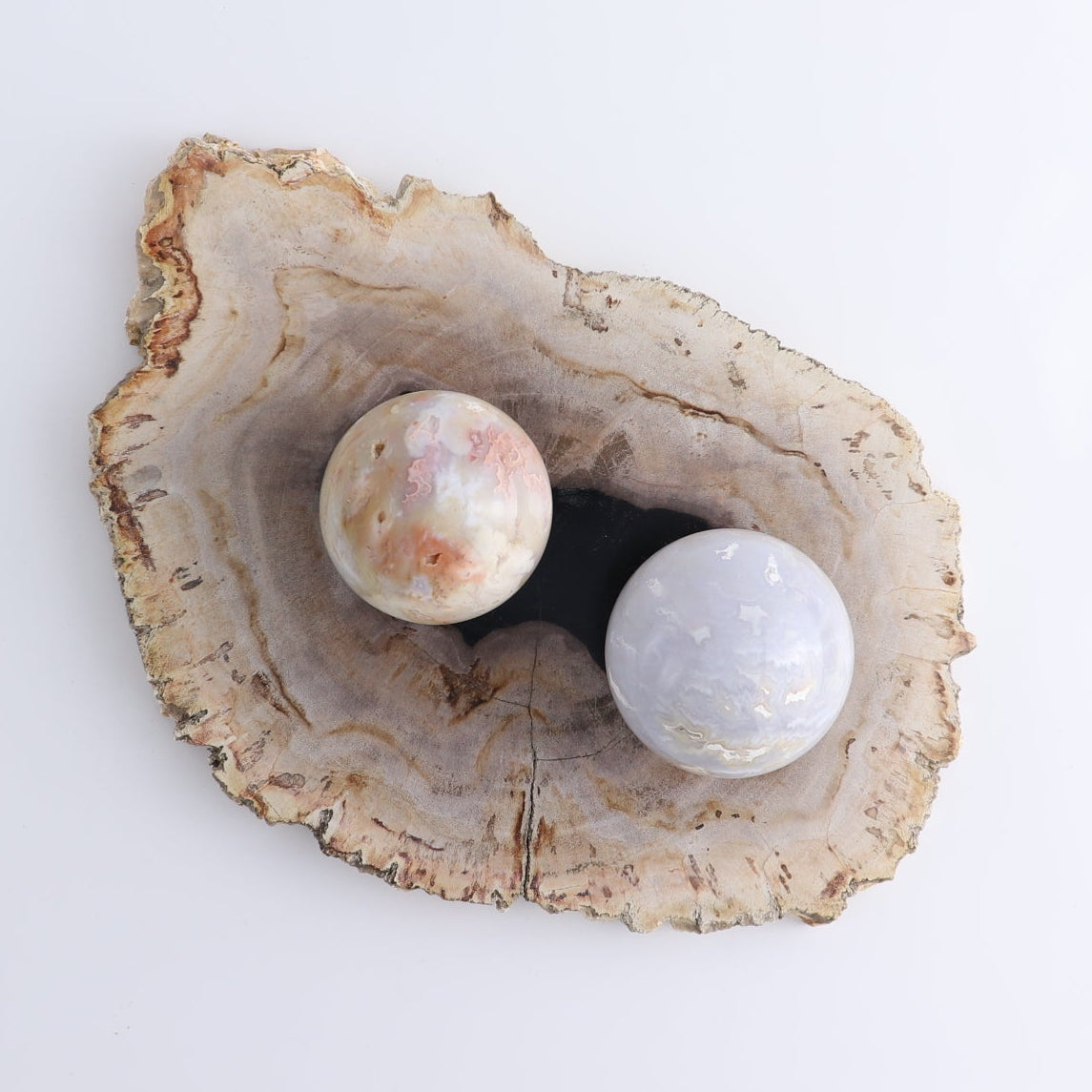 One Sphere Chalcedony Agate | Mi Esperanza Minerals | Supplier of Crystals and Onyx