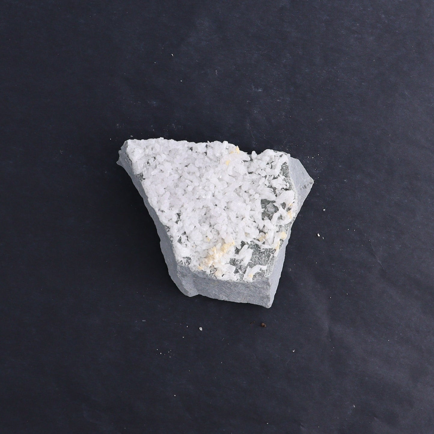Mexican Quartz Clusters Set of 7 - Expert Wholesale and Supplier of Wholesale Crystals & Bulk Gemstones, ["close_50","Clusters","Mexico","Quartz"]