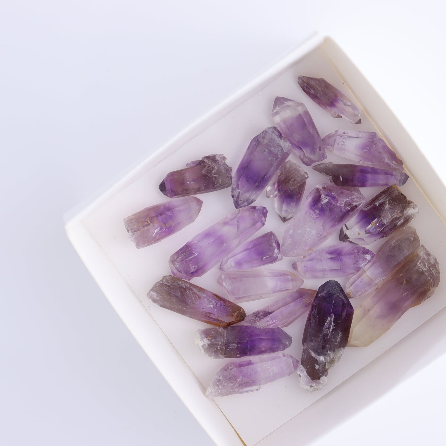 Guerrero Amethyst points 25 grams - Expert Wholesale and Supplier of Wholesale Crystals & Bulk Gemstones, ["Amethyst","Roughs"]