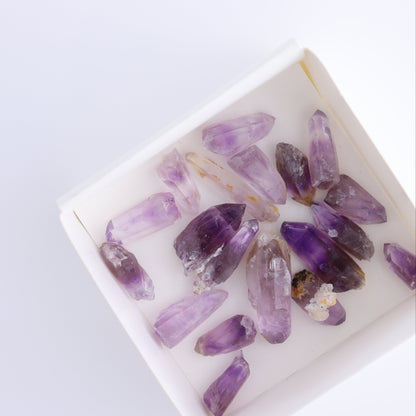 Guerrero Amethyst points 25 grams - Expert Wholesale and Supplier of Wholesale Crystals & Bulk Gemstones, ["Amethyst","Roughs"]
