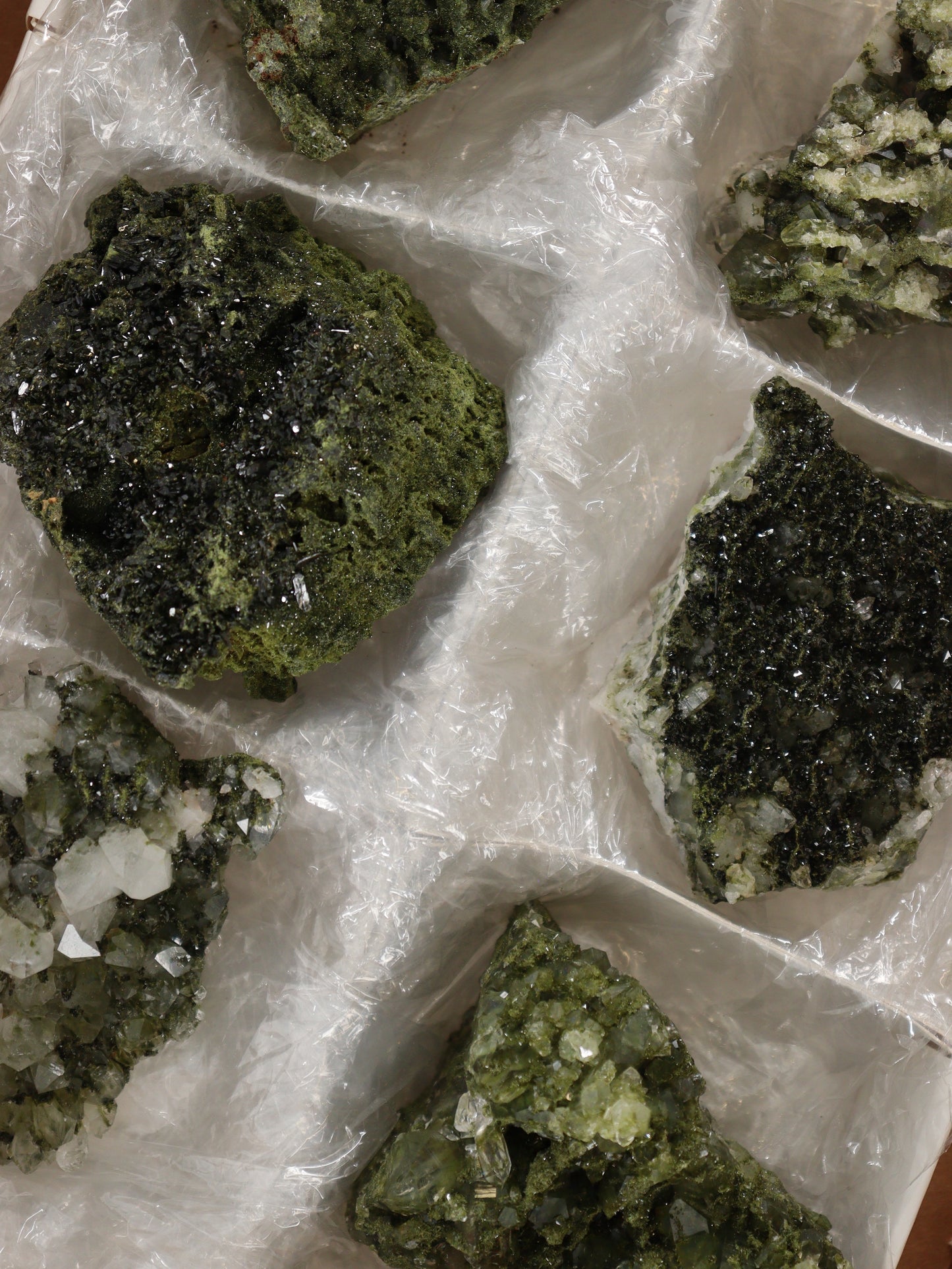 Epidote Flat Set of 6 - Expert Supplier of Wholesale Crystals & Bulk Gemstones