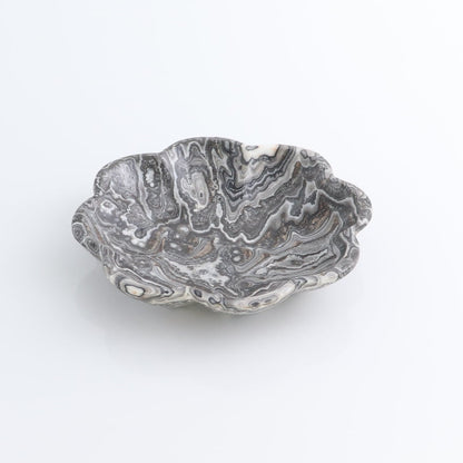 One Mexican Onyx/Calcite Zebra Scalloped Dish 14 cm