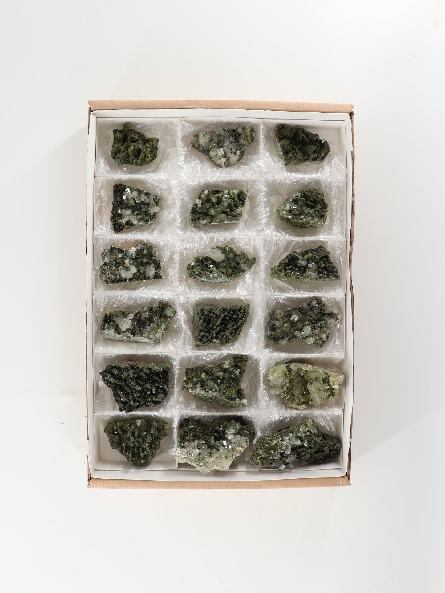 Epidote Flat Set of 18 - Expert Supplier of Wholesale Crystals & Bulk Gemstones