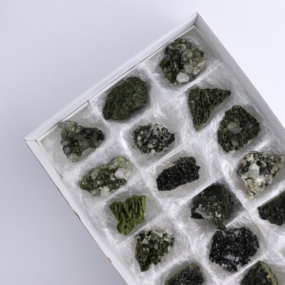 Epidote Set of 18 - Expert Wholesale and Supplier of Wholesale Crystals & Bulk Gemstones, ["epidote","flat","Flats"]