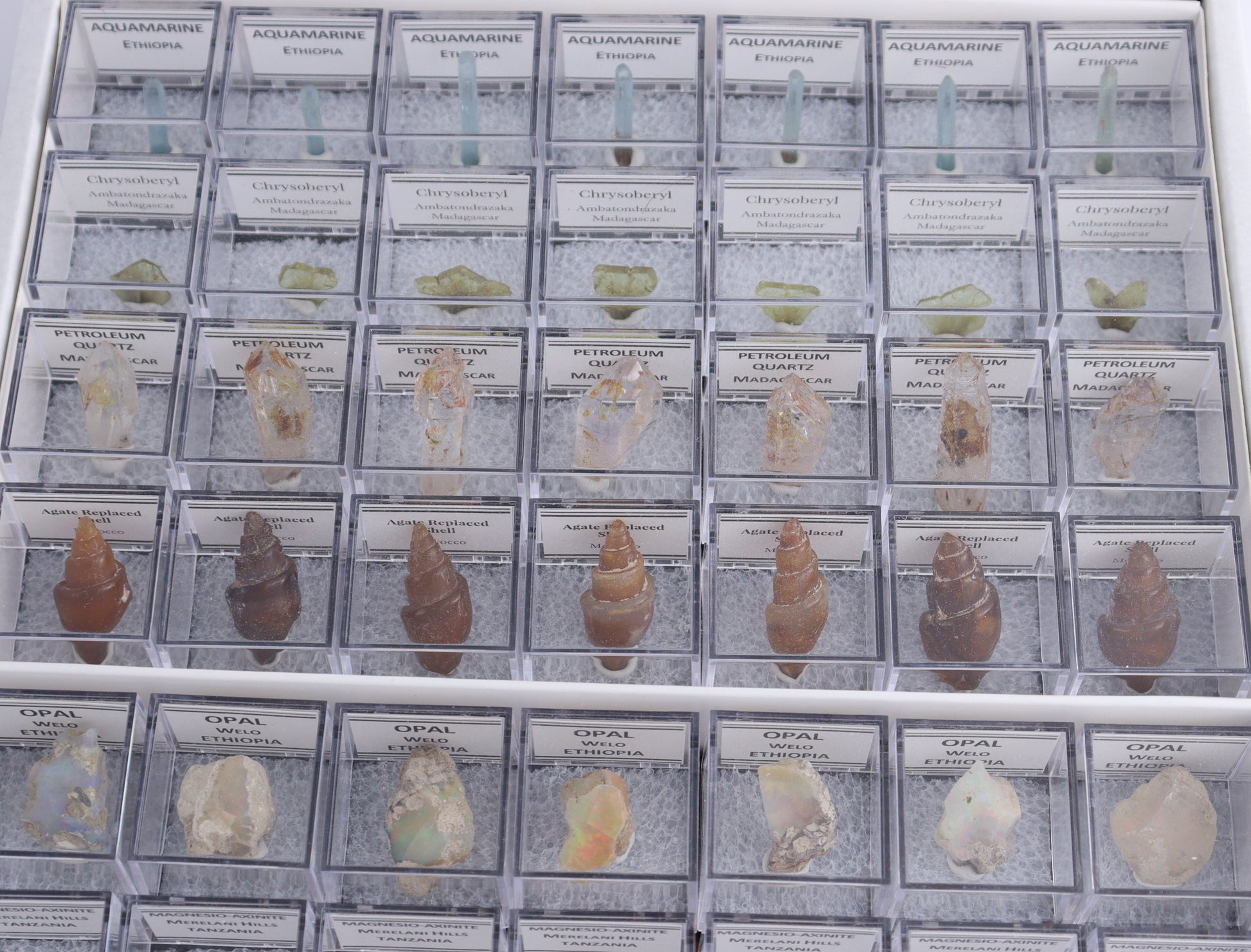 Mixed Mineral Thumbnails Flat - Expert Wholesale and Supplier of Wholesale Crystals & Bulk Gemstones, ["Agate Shells","Aquamarine","Chrysoberyl","Diopside","Ethiopia","ethiopian opal","Madagascar","Magnesio-Axinite","Morocco","Petroleum Quartz","Tanzania"]