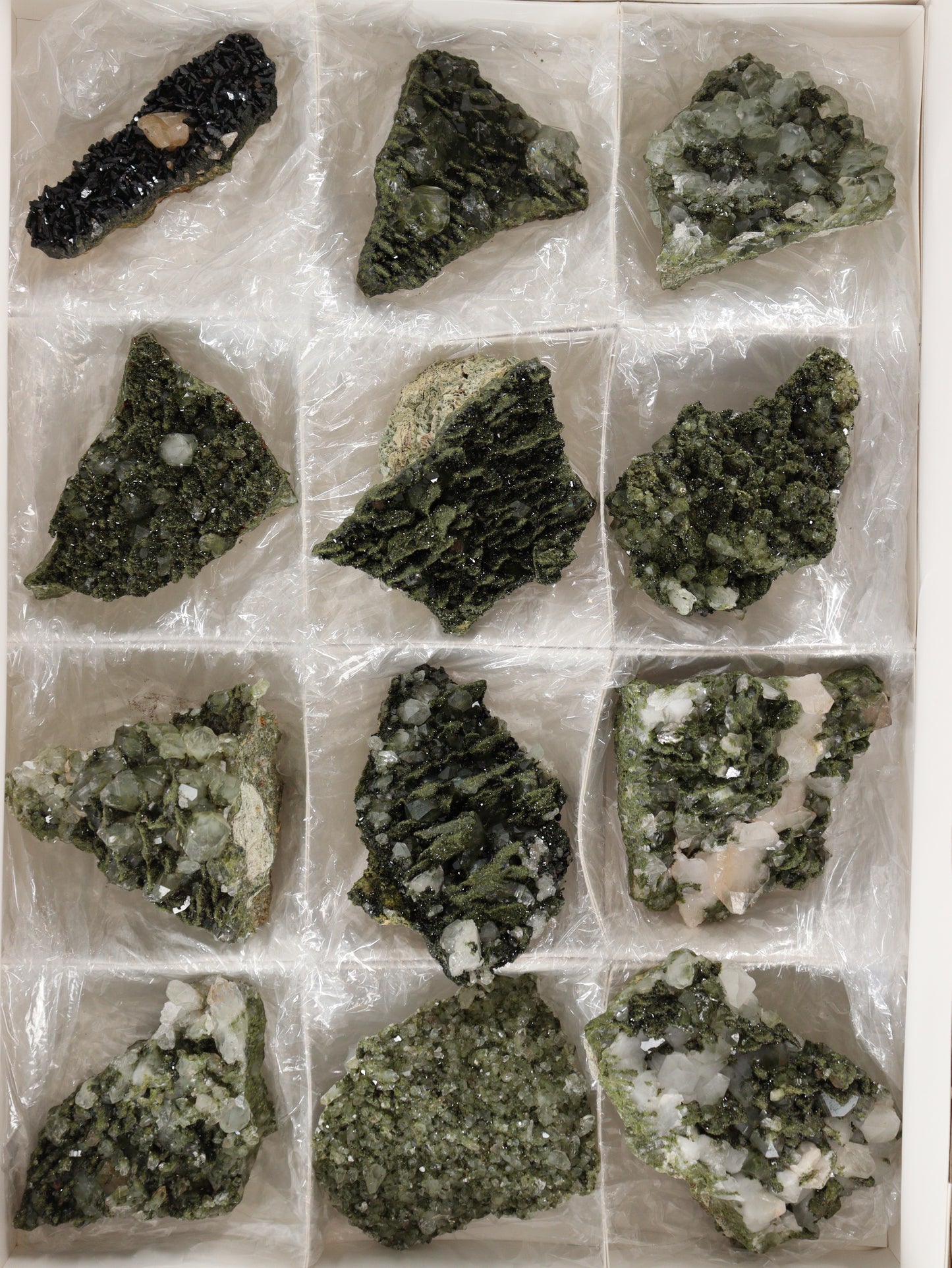 Epidote Flat Set of 12 - Expert Supplier of Wholesale Crystals & Bulk Gemstones