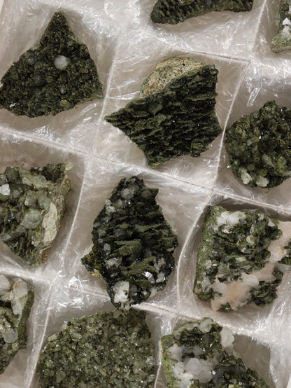 Epidote Flat Set of 12 - Expert Supplier of Wholesale Crystals & Bulk Gemstones