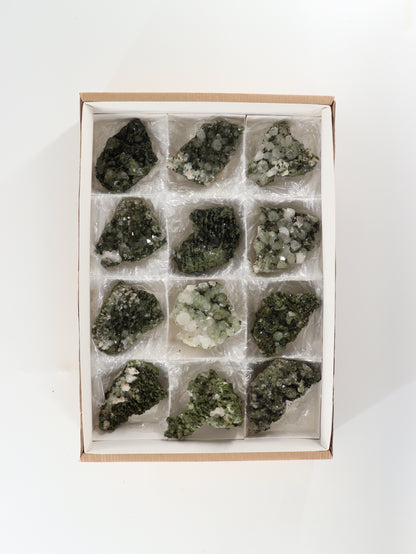 Epidote Flat Set of 12 - Expert Supplier of Wholesale Crystals & Bulk Gemstones