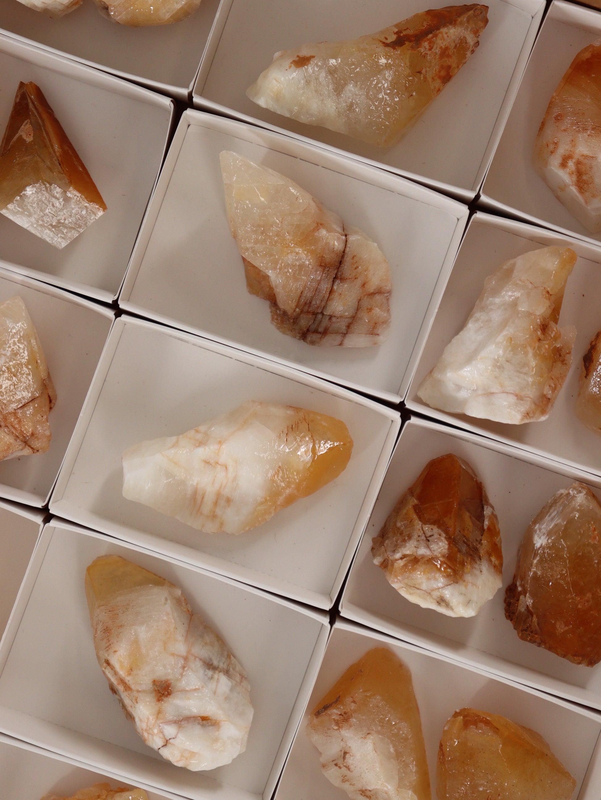 Calcite Flat Set of 30 - Expert Wholesale and Supplier of Wholesale Crystals & Bulk Gemstones, []